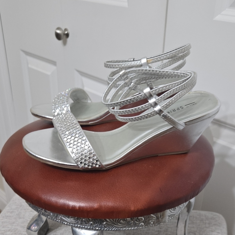 CALL IT SPRING Silver Rhinestone Wedge Sandals Sz 7